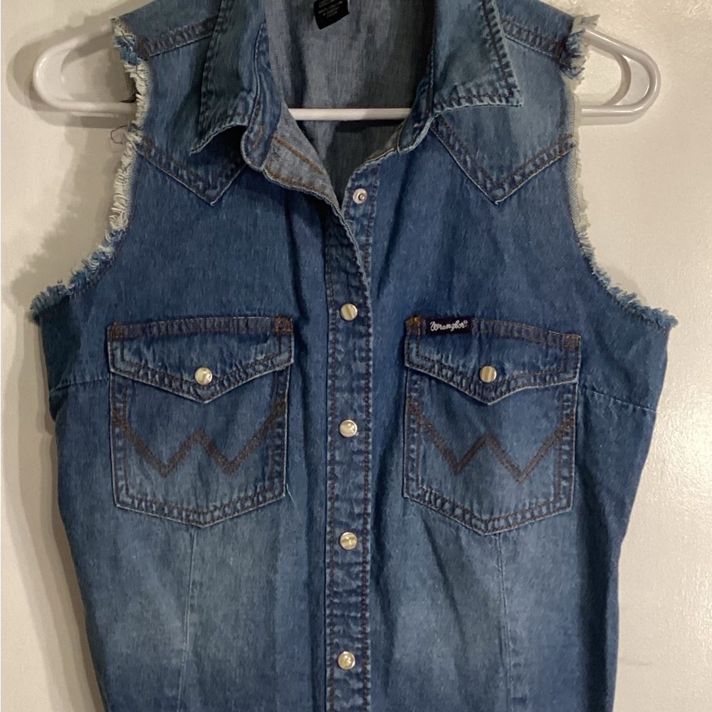 Wrangler Retro Blue Denim Vest Sleeveless snap up shirt with collar